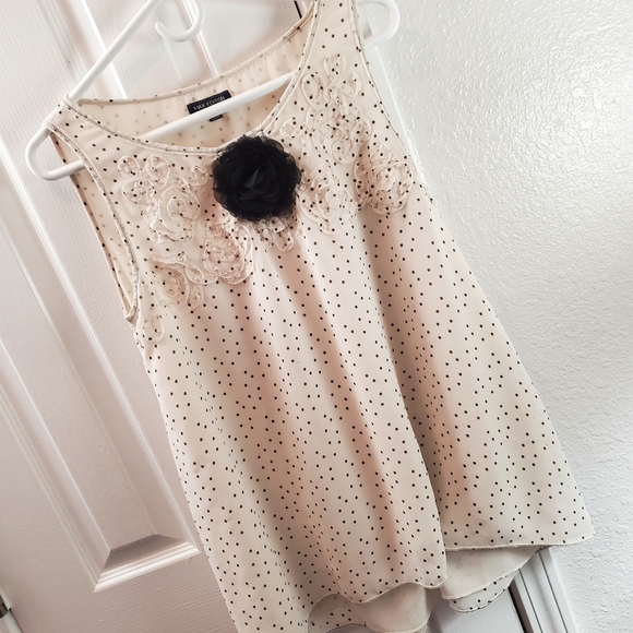 Max Edition Sleeveless Blouse - Picture 1 of 9
